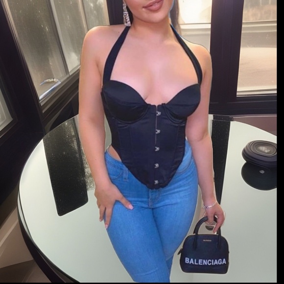 Sexy Magnetic Hook & Eye Design Asymmetrical Ribbon Straps Bustier Crop Camisole - Picture 15 of 17